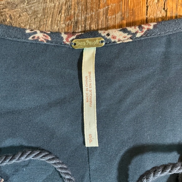 Free People Navy Floral Boho Blouse Long Sleeve Peasant Top Size Small - Picture 4 of 6